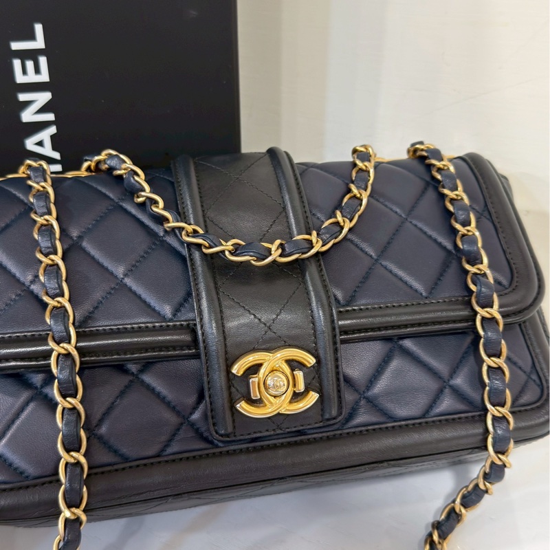 絕美實用款🥹Chanel香奈兒復古黑金拼海軍藍CF雙肩單肩斜挎多用包-14