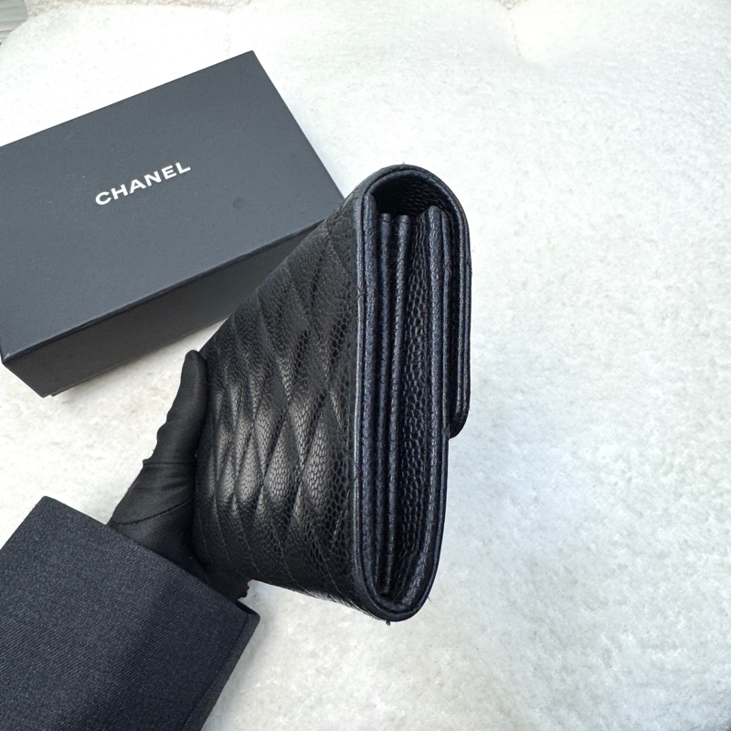 香奈兒CHANEL黑色牛皮金釦Classic口蓋信封式長夾A50096 經典黑金荔枝紋發財包-4