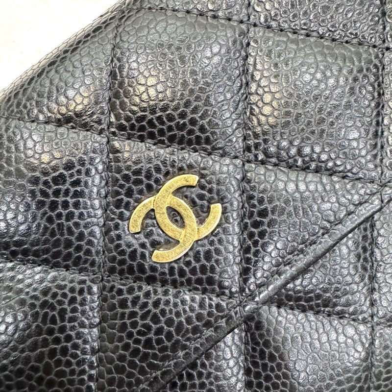 香奈兒CHANEL黑色牛皮金釦Classic口蓋信封式長夾A50096 經典黑金荔枝紋發財包-18
