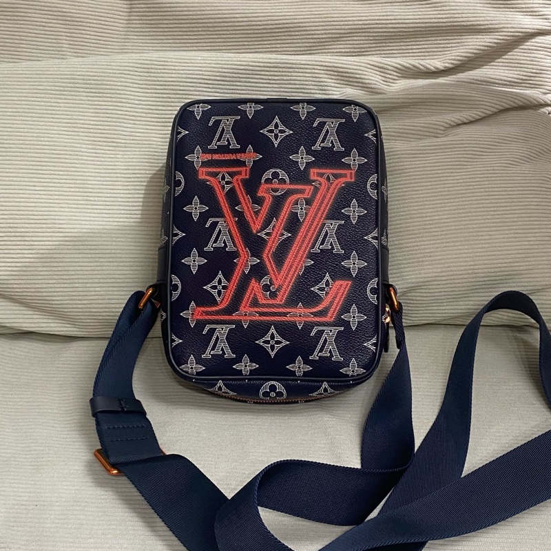 Louis Vuitton • 限量反轉老花相機包-3