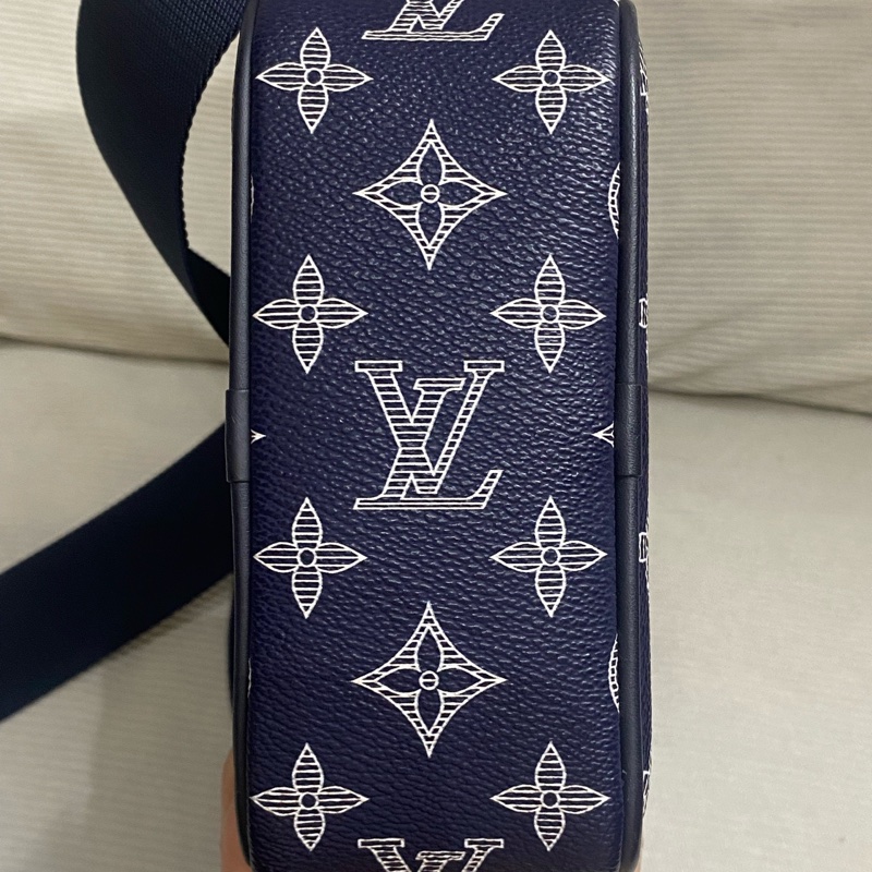 Louis Vuitton • 限量反轉老花相機包-8