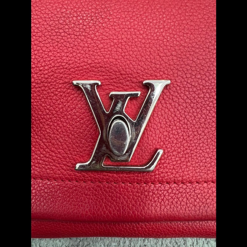 LV Lock Me BB 牛皮 郵差包 -4