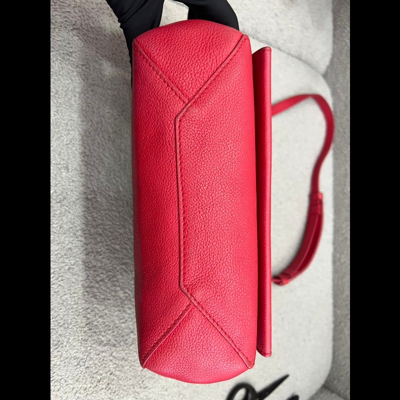 LV Lock Me BB 牛皮 郵差包 -7