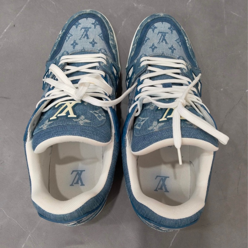 LV路易威登  trainer  43碼   96新-5