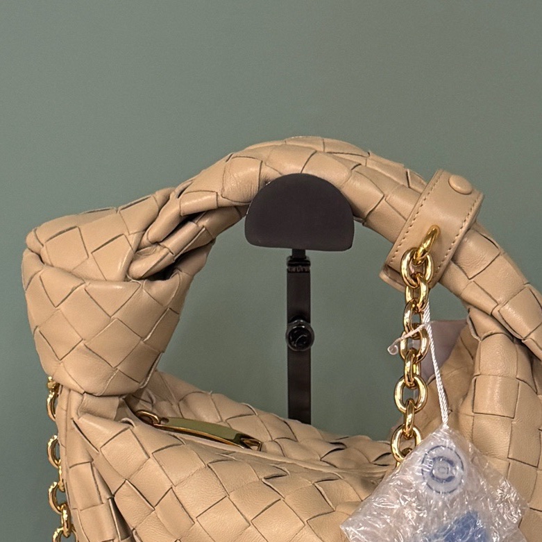 Bottega Veneta 葆蝶家 jodie手拿包鏈條款-9
