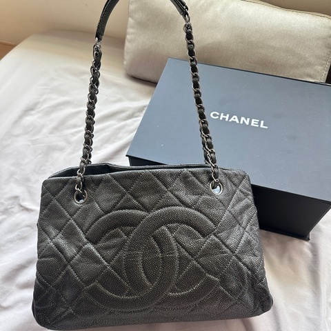 CHANEL｜槍灰色荔枝牛皮雙C Logo 托特｜低調稀有✨
