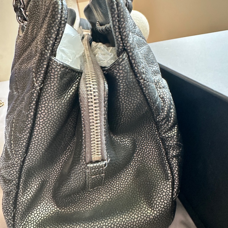 CHANEL|槍灰色荔枝牛皮雙C Logo 托特|低調稀有✨-8
