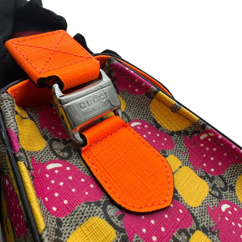 【美收精品】Gucci 草莓側背包 C-562【隔月月中將轉賣至日本 上架期限30天】-6