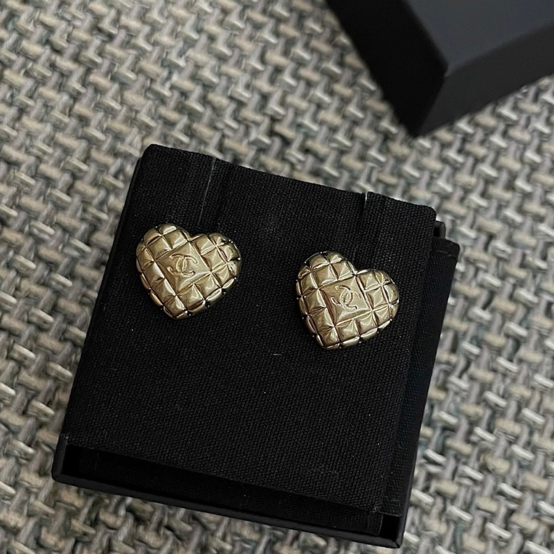 Chanel香奈兒耳環21P金色菱格紋磨砂愛心雙C耳環 耳墜 耳釘-0