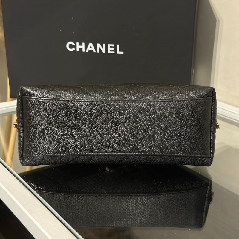 CHANEL 25A粒面牛皮化妝包 - 黑金-5