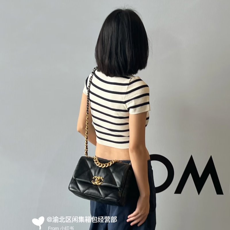 CHANEL 19 Bag 菱格紋羊皮手提肩背包 26 - 黑金30開-1