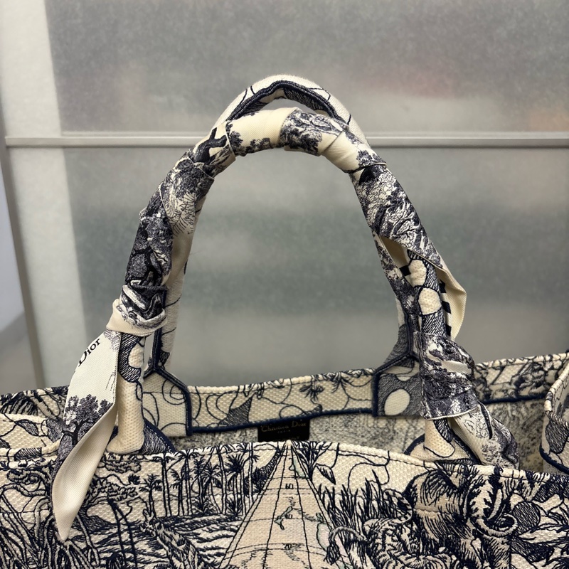 Dior book tote large size 附送matching twilly-5
