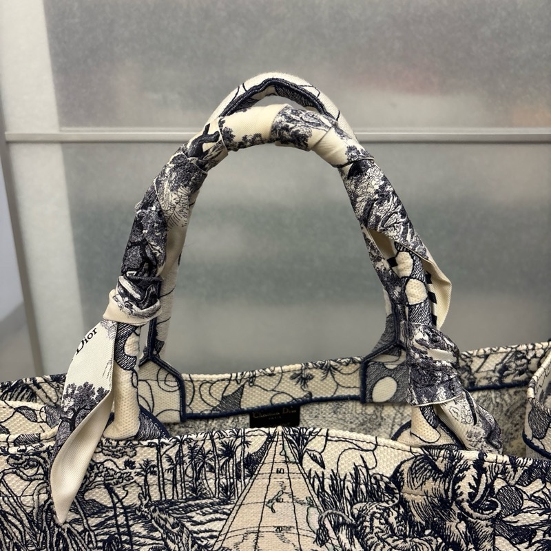 Dior book tote large size 附送matching twilly-10