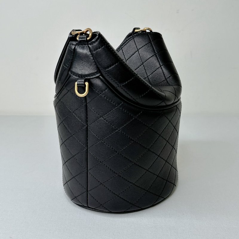 YSL Gaby Bucket黑金羊皮翻蓋水桶包-5