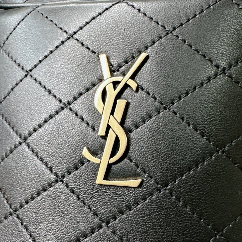 YSL Gaby Bucket黑金羊皮翻蓋水桶包-8