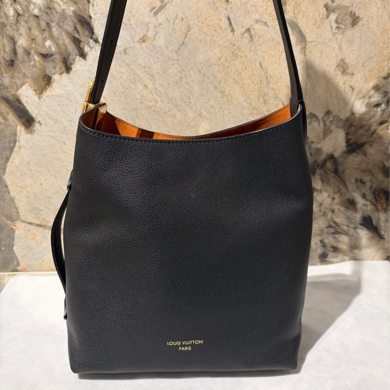 Louis Vuitton Low Key Hobo 水桶包-0