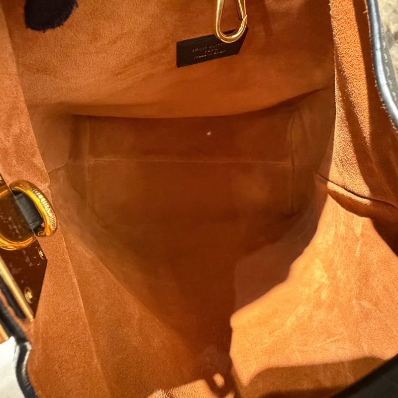 Louis Vuitton Low Key Hobo 水桶包-8