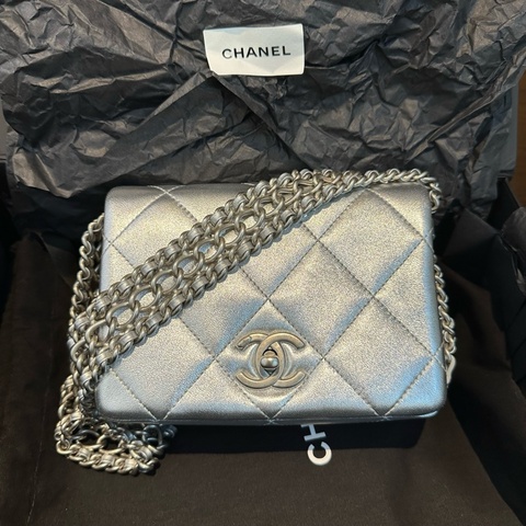 ✨99新 香奈兒/Chanel  22P 銀色瀑布腋下鏈條包單肩包 配件：塵袋