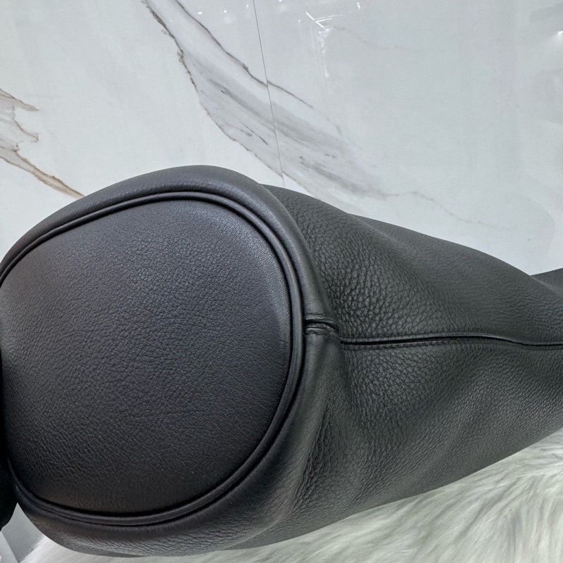 聖羅蘭 Saint laurent hobo粒面牛皮水桶包 單肩腋下包 手提包 軟fufu的粒面牛皮-10