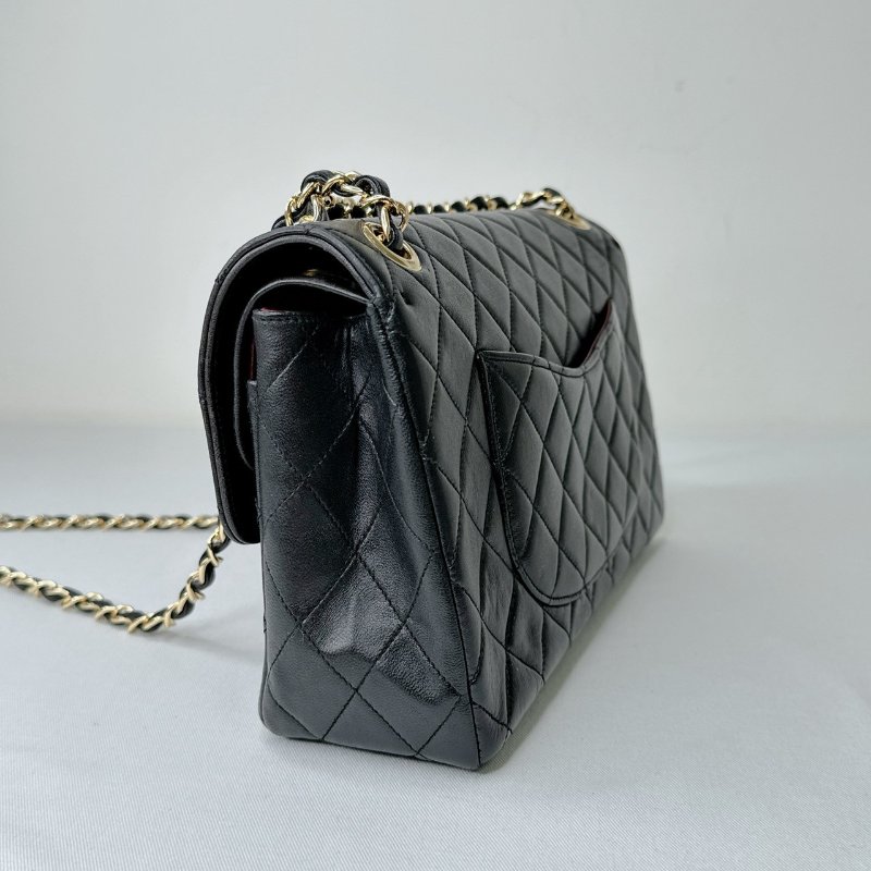 CHANEL Vintage黑金羊皮翻蓋鏈帶包-5