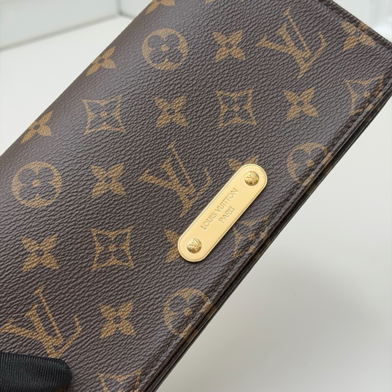 🆕閒置新 帶膜Louis Vuitton路易威登 Lily WOC鏈條包單肩包斜挎包 芯片款 經典棕色Monogram老花帆布 金屬鏈條 圓環Logo掛墜 金屬銘牌 -8