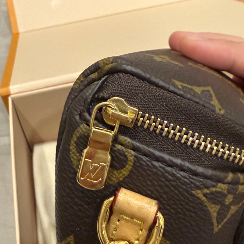 Louis Vuitton Mini Bumbag M82335-19