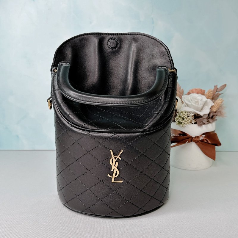 YSL Gaby Bucket黑金羊皮水桶包-4