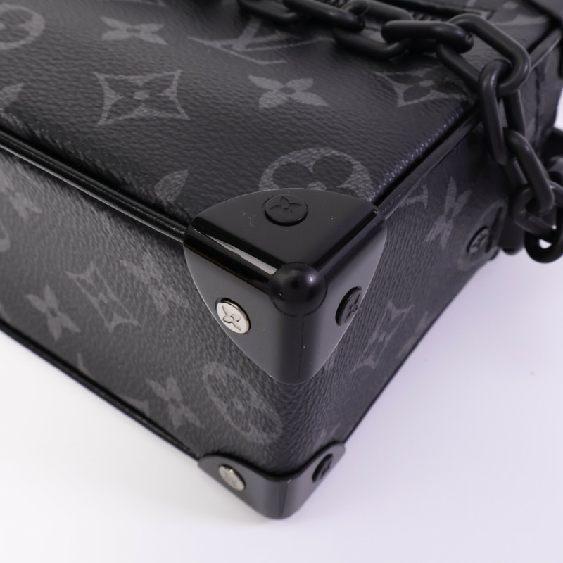 LOUIS VUITTON Monogram Eclipse Mini Soft Trunk肩背袋-8