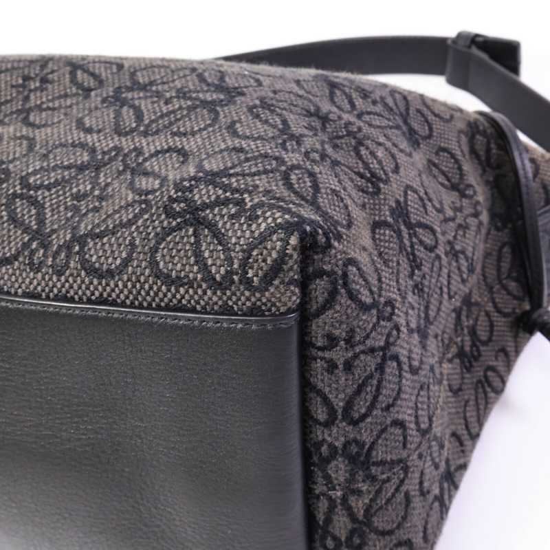 LOEWE 帆布Cubi Anagram肩背袋-10