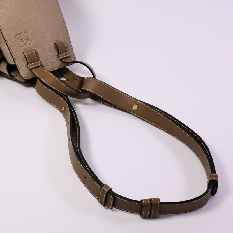 LOEWE 牛皮皮革Hammock Small手挽肩背兩用袋-6