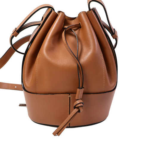 LOEWE 牛皮皮革Balloon Small肩背袋