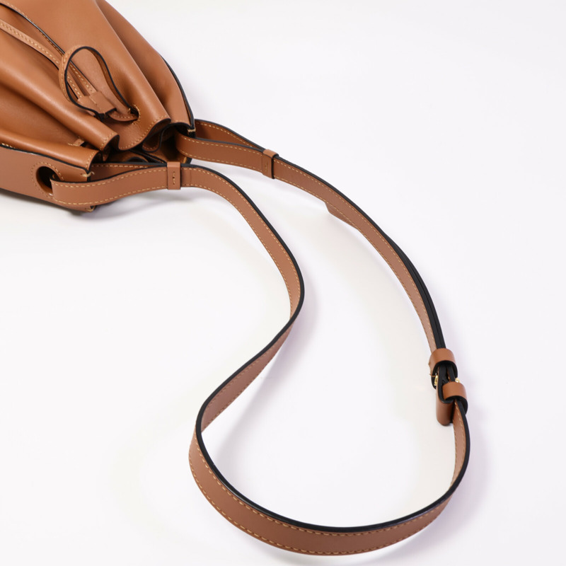 LOEWE 牛皮皮革Balloon Small肩背袋-8