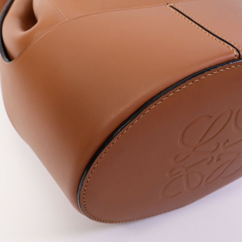 LOEWE 牛皮皮革Balloon Small肩背袋-13