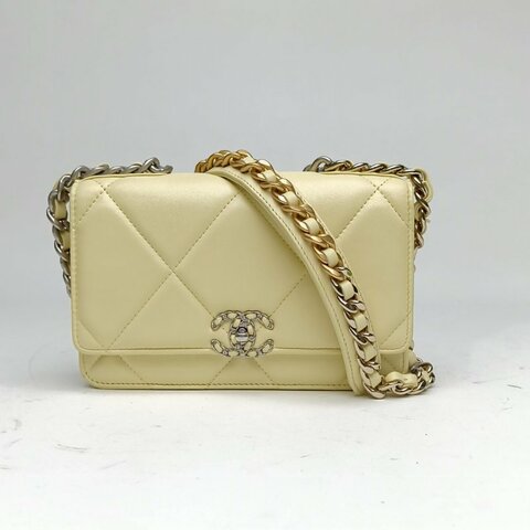 CHANEL 19BAG旋鈕WOC黃色羊皮晶片金銀扣晶片肩背包