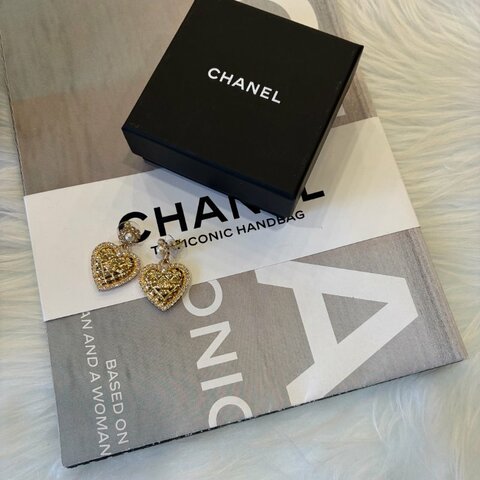 CHANEL 大愛心水鑽耳環 金