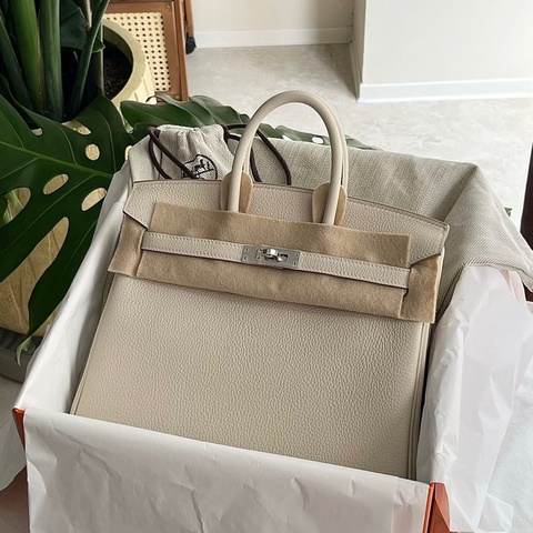 閒置新HERMES/愛馬仕 Birkin 25 togo皮 鉑金包手提包 奶昔白 銀扣 G刻 附件：鎖鑰匙