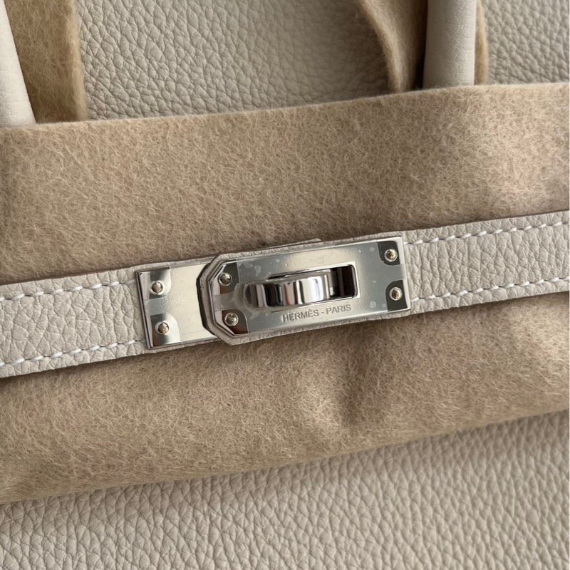 閒置新HERMES/愛馬仕 Birkin 25 togo皮 鉑金包手提包 奶昔白 銀扣 G刻 附件：鎖鑰匙-6