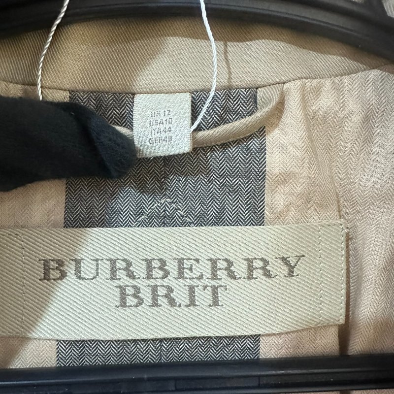 【美收精品】Burberry 米色風衣造型夾克 5-515【隔月月中將轉賣至日本 上架期限30天】-10