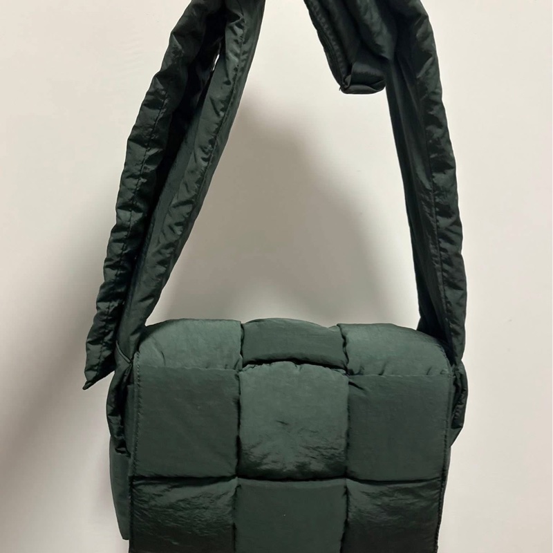 Bottega Veneta 軍綠尼龍斜背包-2