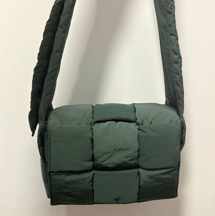 Bottega Veneta 軍綠尼龍斜背包-5