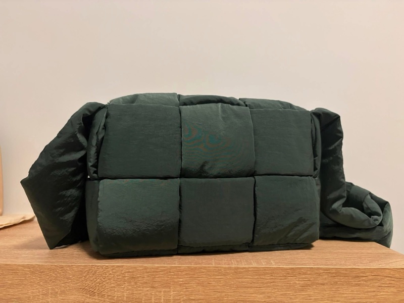 Bottega Veneta 軍綠尼龍斜背包-6