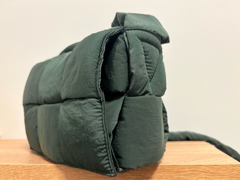 Bottega Veneta 軍綠尼龍斜背包-7