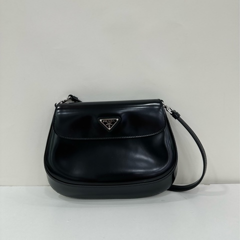 Prada cleo 黑色腋下包 尺寸22×15.5×4cm