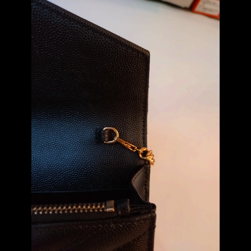 YSL 金鍊黑荔枝皮V格紋鍊帶小包 WOC-26