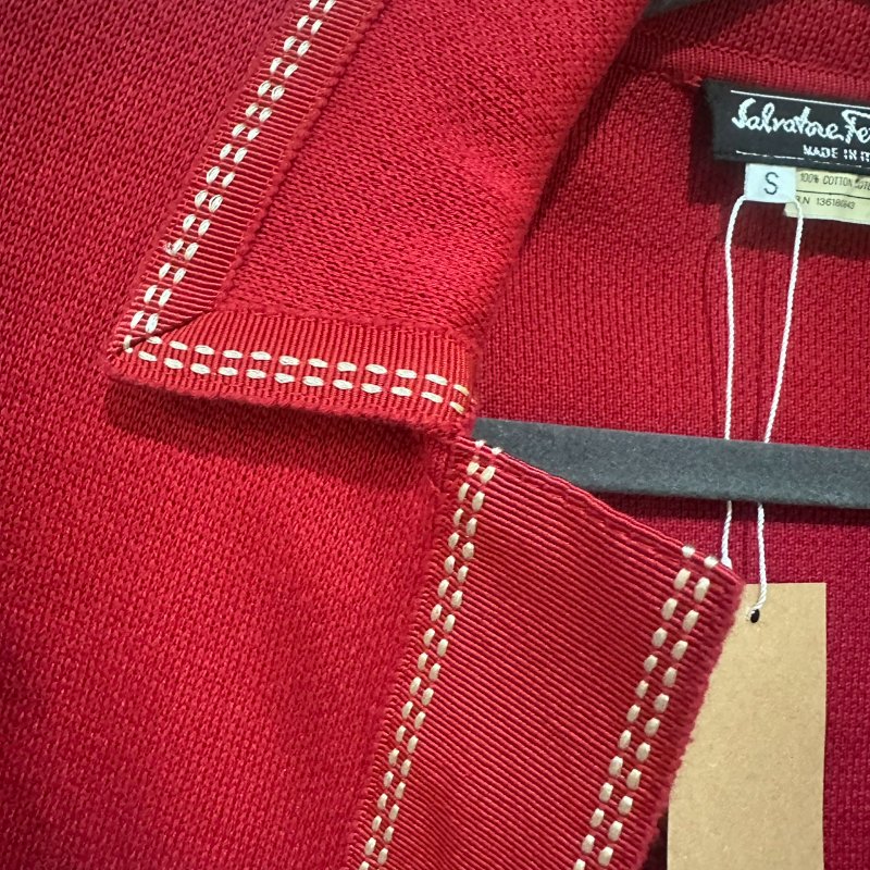 【美收精品】Ferragamo 棉質Logo鈕扣縫線針織紅色外套 5-506【隔月月中將轉賣至日本 上架期限30天】-4