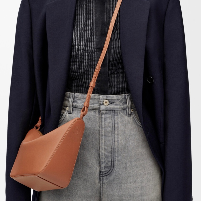 全新✨LOEWE Mini Hammock hobo 棕色-2
