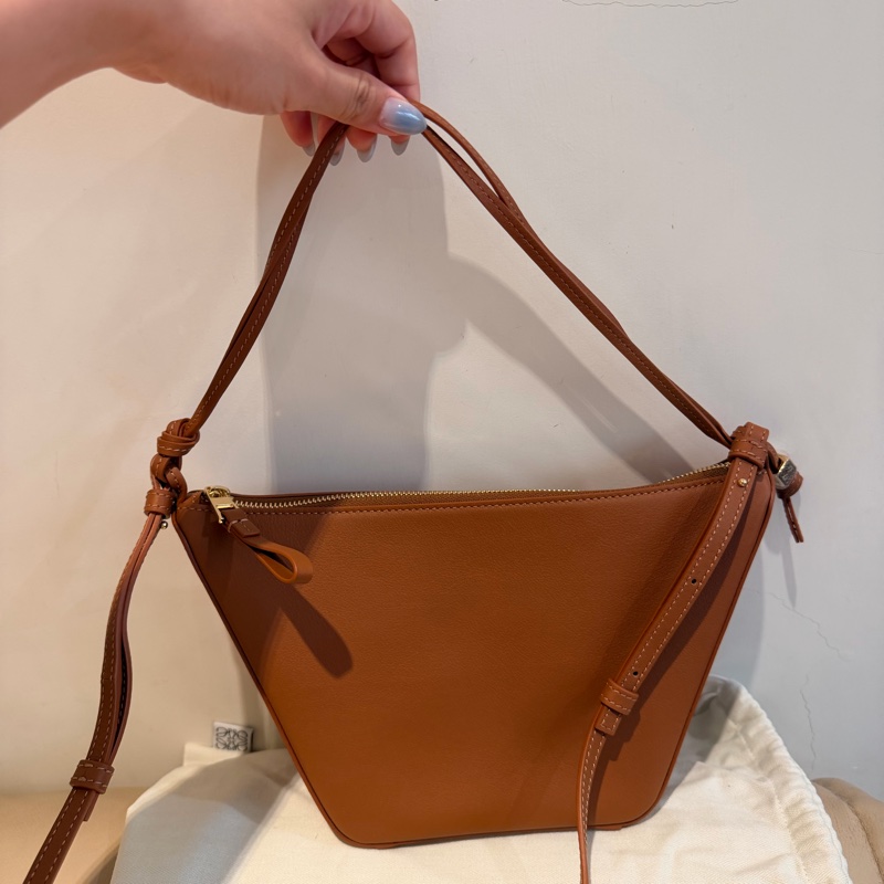 全新✨LOEWE Mini Hammock hobo 棕色-11