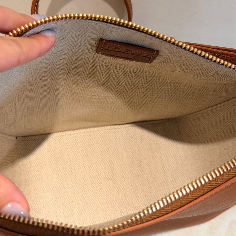 全新✨LOEWE Mini Hammock hobo 棕色-16