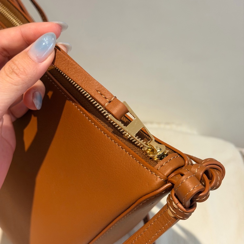 全新✨LOEWE Mini Hammock hobo 棕色-18