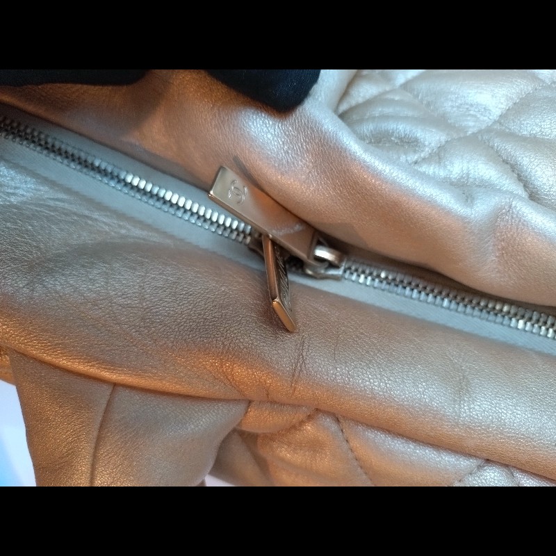 Chanel 金色皮革大保齡球包 cocoon-8